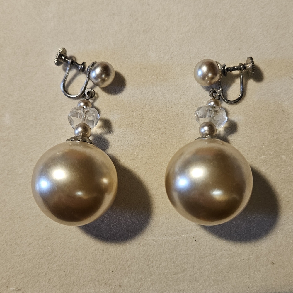 Elegant Pearl Drop Earrings